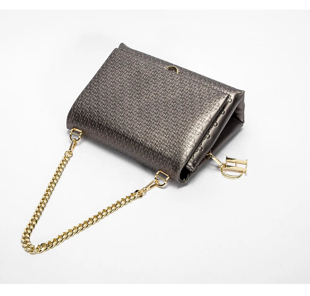 Noir Elegance Chain Bag